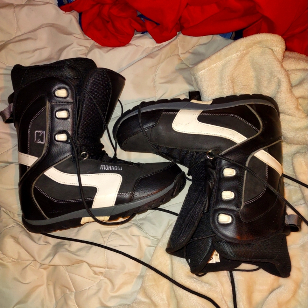 Morrow snowboard boots size 10